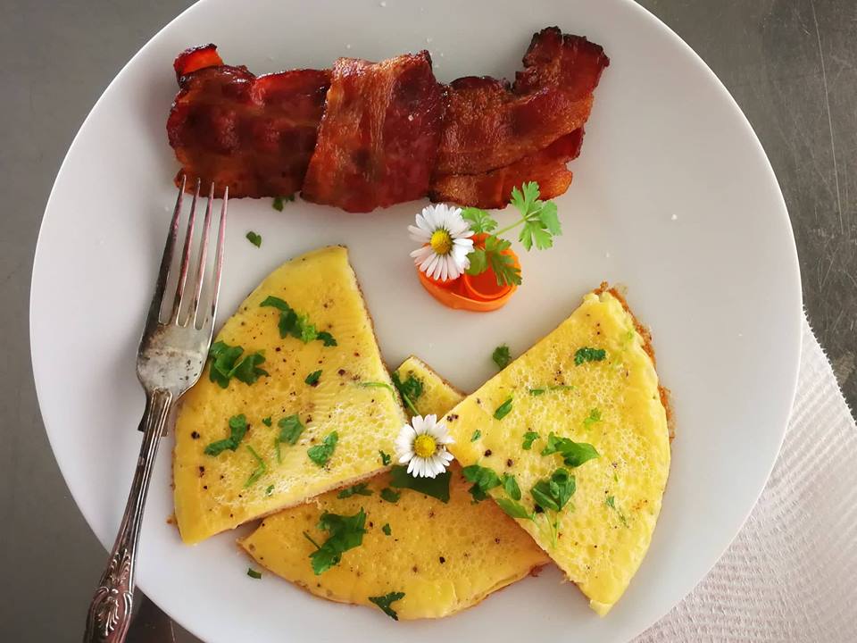 Cestovatelská kuchařka díl 12. - Zeleninová omeleta s křupavou slaninou